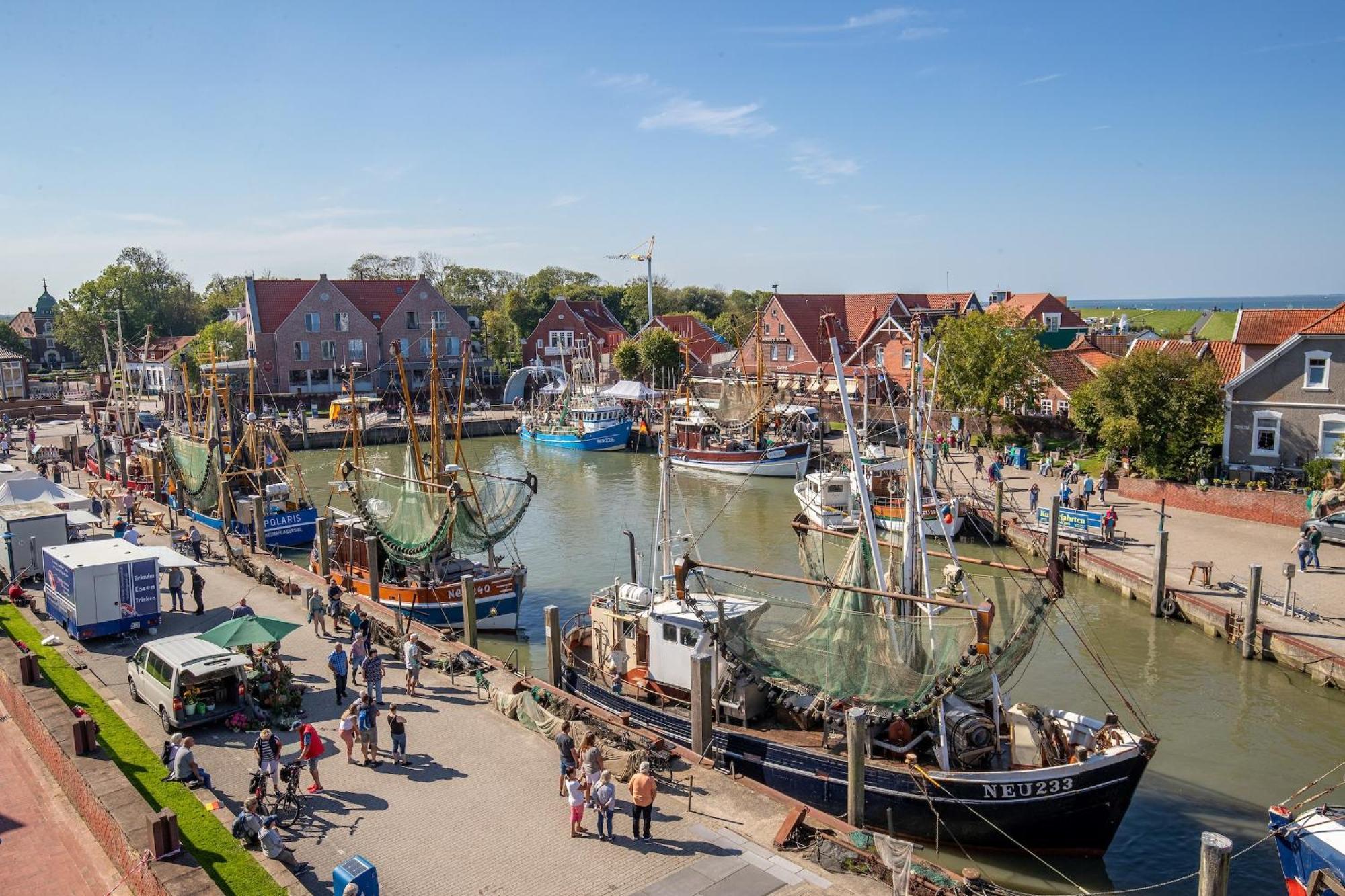 Plattbodenschiff Pandion Hotel Neuharlingersiel Ngoại thất bức ảnh