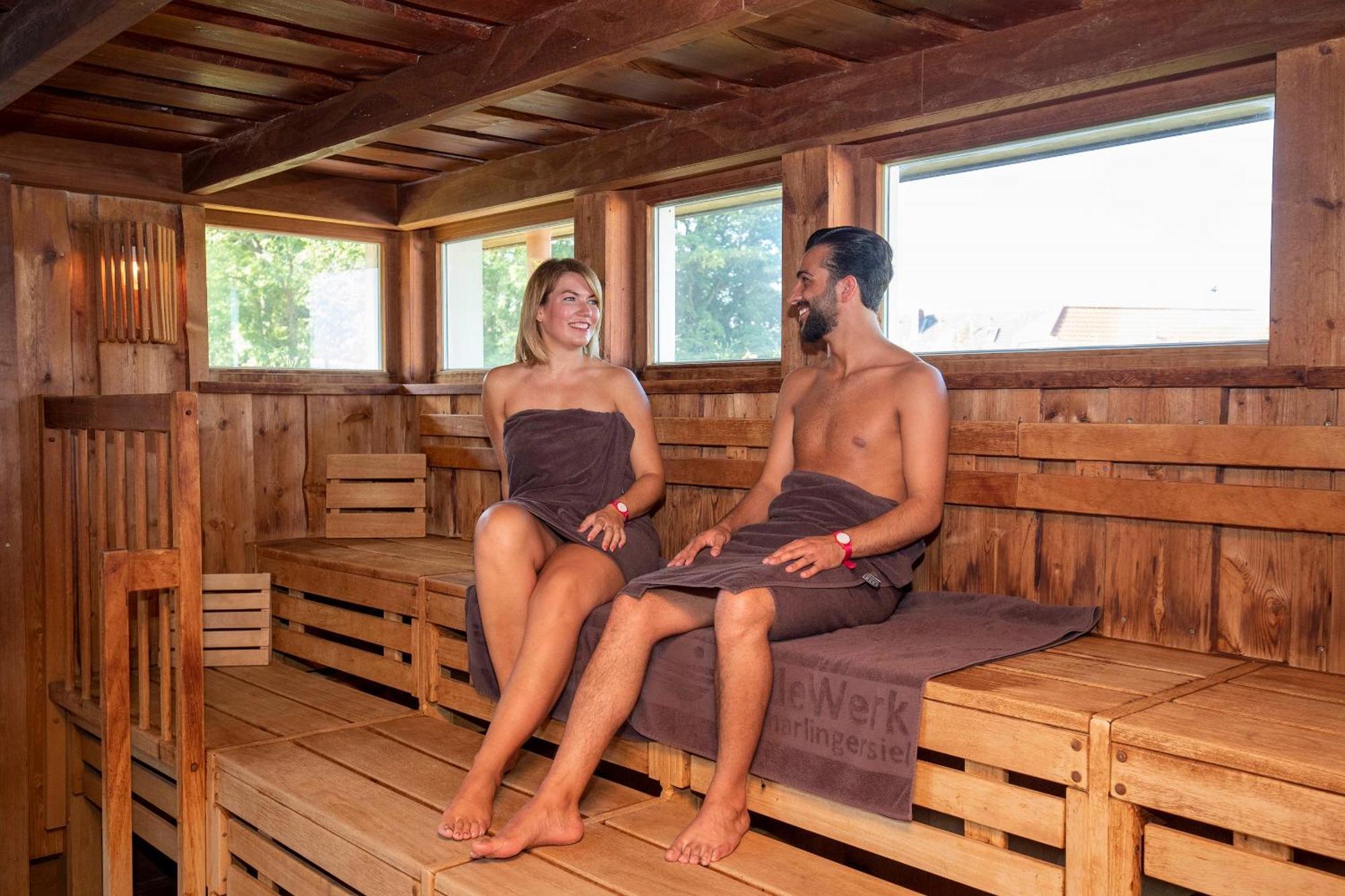 Plattbodenschiff Pandion Hotel Neuharlingersiel Ngoại thất bức ảnh